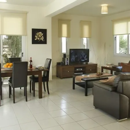 Luxury With A Private Pool And Garden 115 빌라