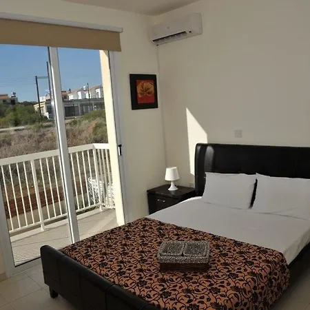 Luxury With A Private Pool And Garden 115 * Πρωταράς